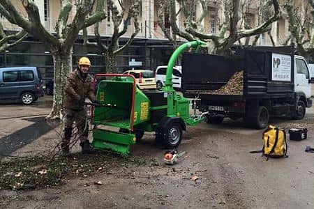 machine broyage branches découpe respect environnement